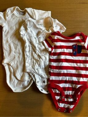 Newborn bundle short-sleeved bodysuits